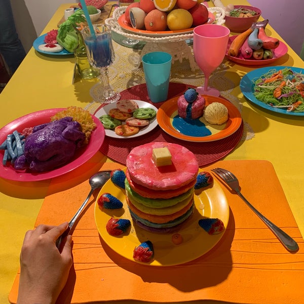  متحف الاطعمة العجيبة بينانج Wonderfood زيارة متحف الأطعمة العجيبة تعد من أمتع تجارب السياحة في بينانج، خاصة بالنسبة للأطفال، فهذا المتحف المميز يحتوي على مجسمات للأطعمة الشعبية الآسيوية،