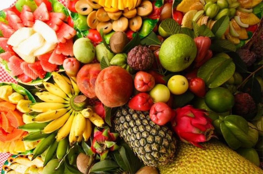 في هذه الحديقة ستجدون أكثر من مائة نوع من الفواكه الاستوائية اللذيذة التي تفترش ما يقارب من المائة فدان، في هذه الحديقة ستتعرفون على العديد من الفواكه التي تشتهر بها ماليزيا.  كما يمكنكم تذوق البعض منها، وشراء سلة من الفواكه معكم عند الرجوع، وما يميز الفواكه هناك هي أنها طازجة، وأسعارها رخيصة.