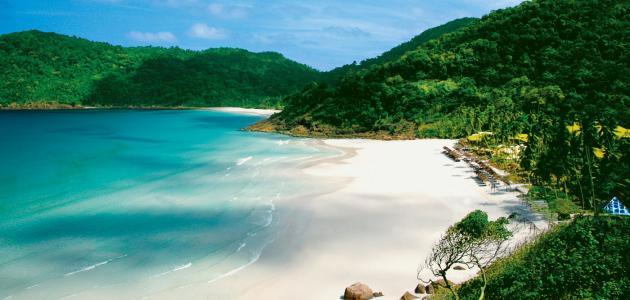 الاختيار بين قائمة رحلات سياحية إلى ماليزيا لا ينبغي أن يكون إلى الوجهات الشهيرة فقط، ولكن من الأفضل إمتاع نفسك ومن معك بجزيرة لا يصلها الجميع، هي واحدة من أروع الجزر لمحبي التفرد في النشاطات والخصوصية وكذلك من أجمل مواقع الغوص، المهم أن تتجنب الزيارة خلال أشهر الرياح الموسمية.